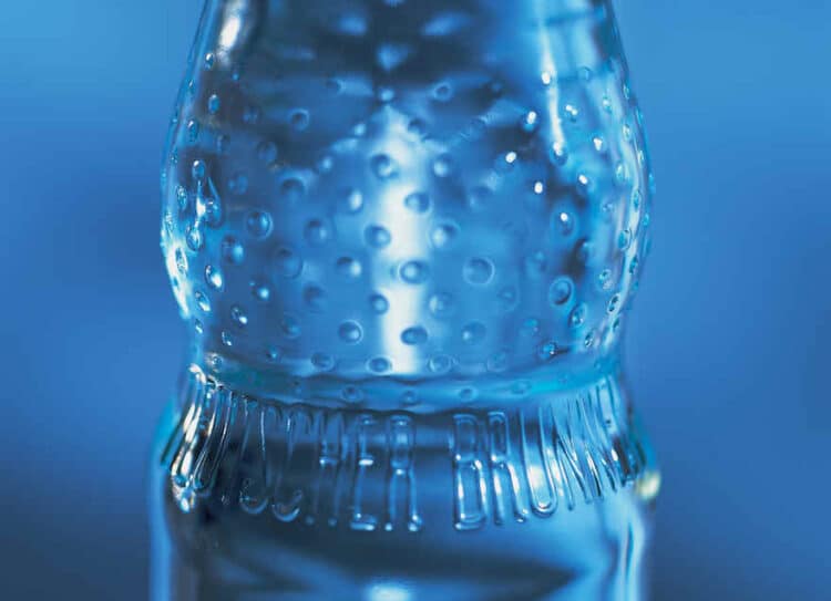 Poolflaschen für Mineralwasser legen weiter zu