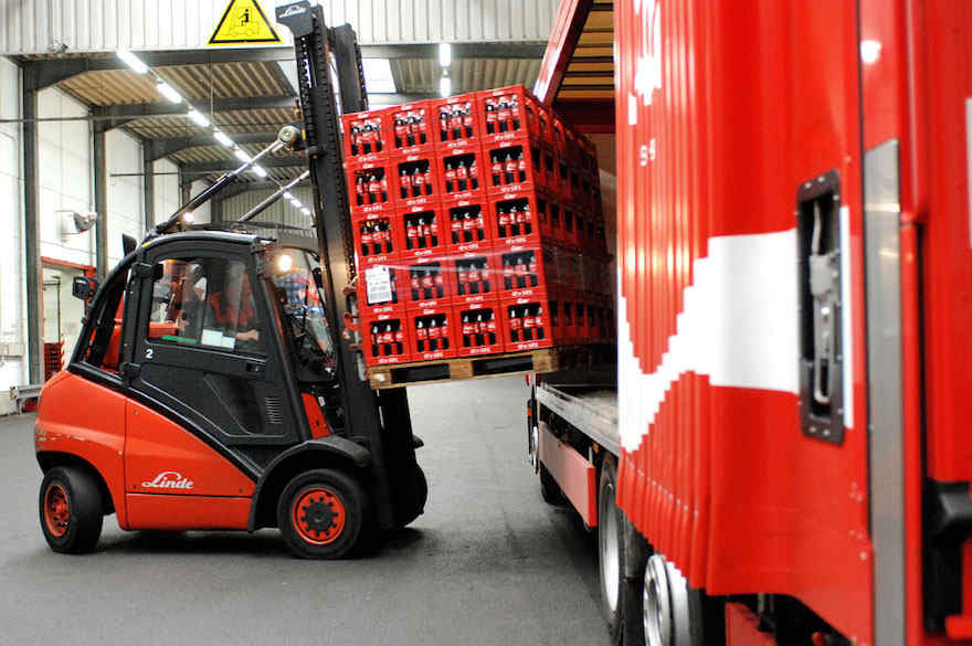 Coca-Cola schließt fünf Logistikstandorte