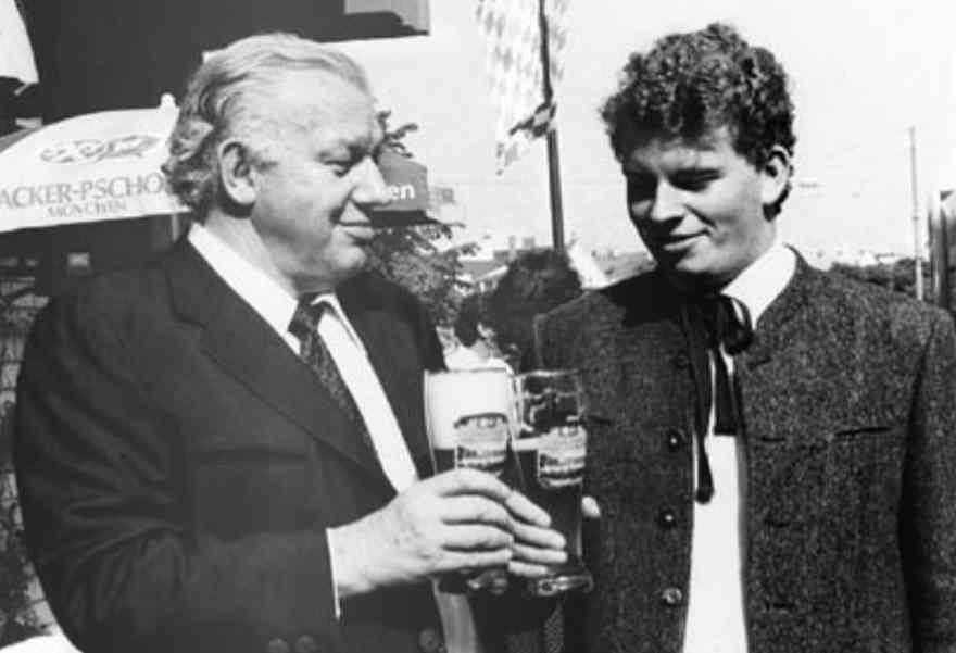 Der frühere Chef der Paulaner Brauerei Stefan Schörghuber mit Vater