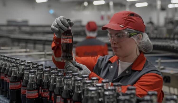 Coca-Cola will tausende Stellen streichen