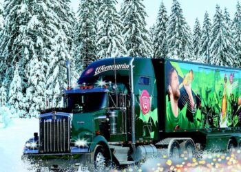 Advents-Truck und Gewinnspiel