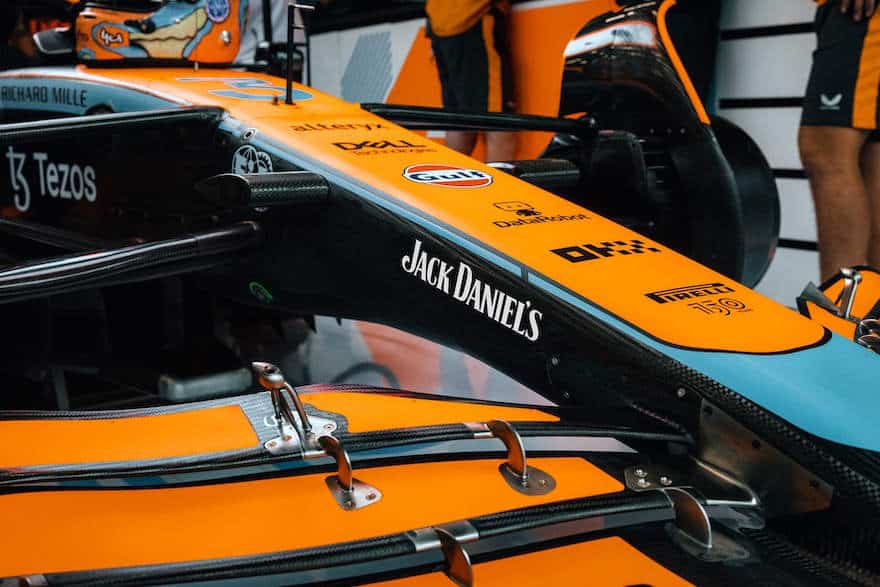 Jack Daniel's-Markenzeichen an Formel-1-Rennwagen