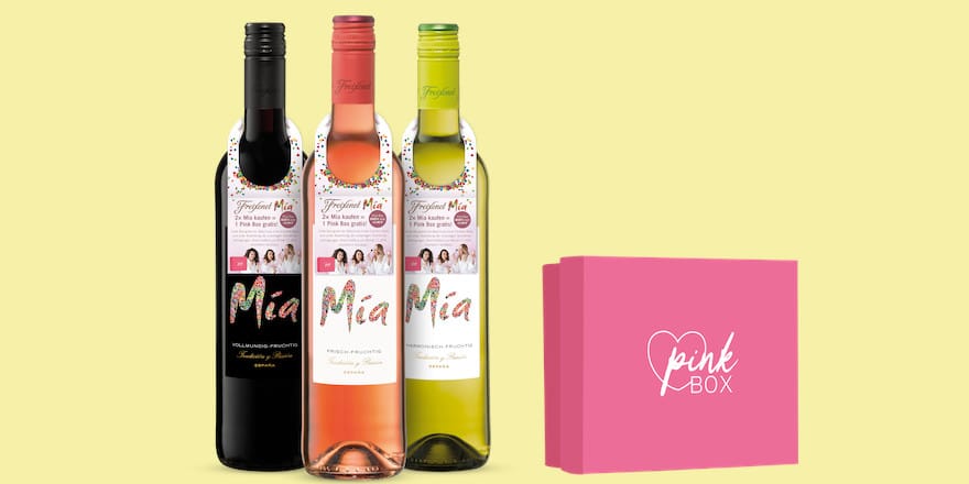 Drei Flaschen Freixenet Mia und eine Pink Box