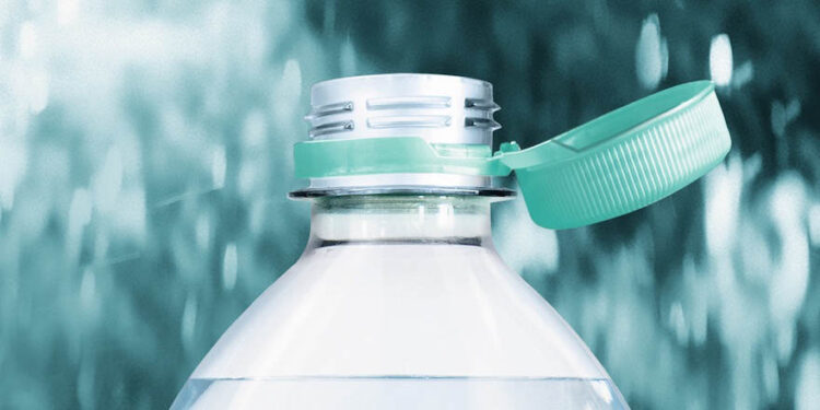 Tethered Caps: Neue Deckel für PET-Flaschen – Umstellung für Verbraucher