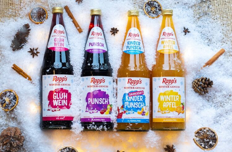 Vier Flaschen Rapp's Winter-Genuss mit Kunstschnee und weihnachtlichen Gewürzen