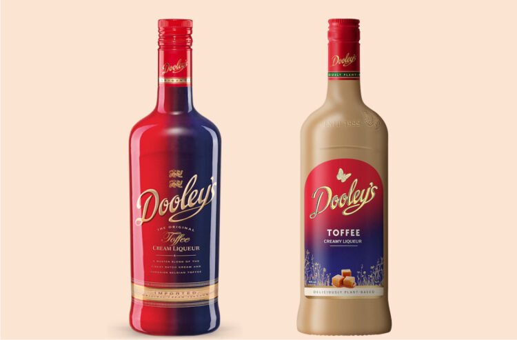 Dooley's im neuen Look: Links die alte, rechts die neue Flaschenausstattung