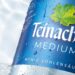 Ausschnitt einer Flasche Teinacher Mineralwasser Medium