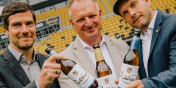 v.l.: Maik Hägner (Senior Director Team Dynamo Dresden, Sportfive), Olaf Plaumann (Geschäftsführer Radeberger Brauerei) und David Fischer (Geschäftsführer Kommunikation Dynamo Dresden)