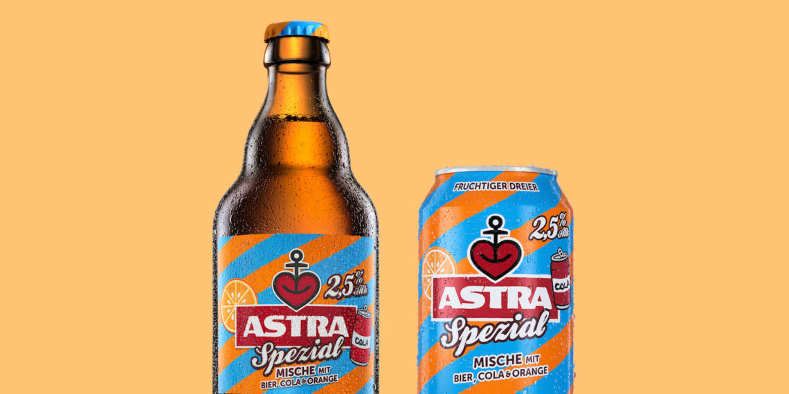 Astra Spezial wird in der Steinie-Flasche und in der Dose angeboten.