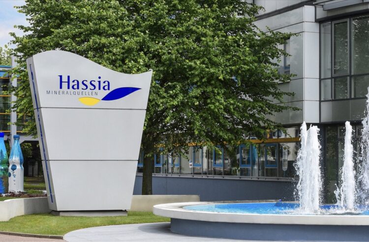 Die Hassia Gruppe blickt auf einen zufriedenstellenden Geschäftsverlauf 2024 zurück. (Foto: Hassia Gruppe/ Screenshot GN)