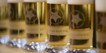 Foto von Biergläsern mit dem Logo des European Beer Stars