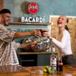 Cheyenne Ochsenknecht und Nino Sifkovits sind in der Kampagne die Gastgeber.